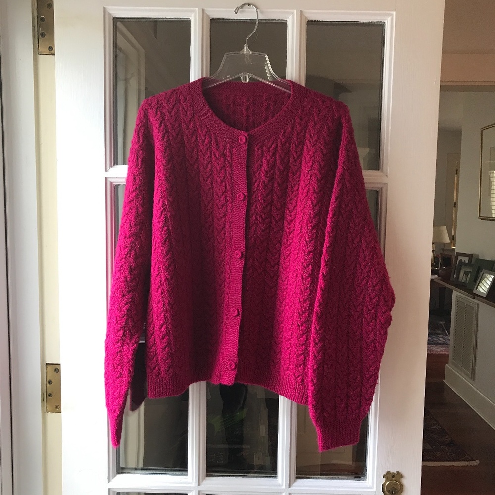 100% ALPACA MAGENTA SWEATER